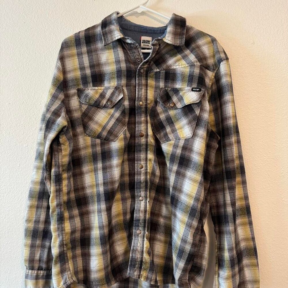 Volcom Men's Black and Yellow Shirt
